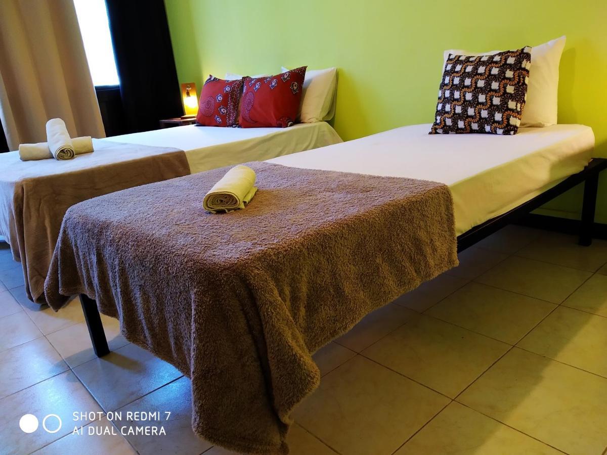 Vila Nova Praiadise Hostel מראה חיצוני תמונה